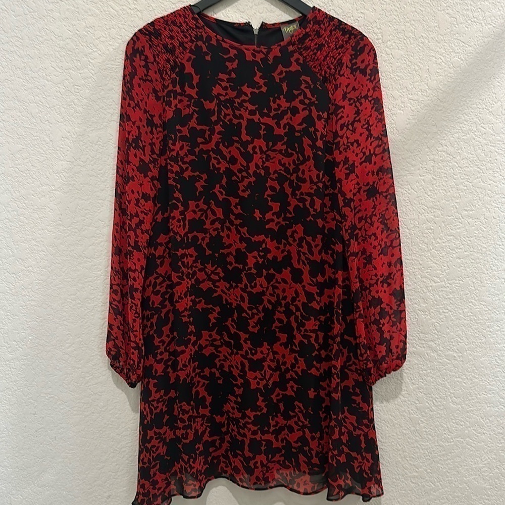 Taylor size 10 floral dress
